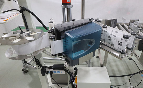 實時打印貼標(biāo)機(jī),打印貼標(biāo)機(jī),全自動貼標(biāo)機(jī)