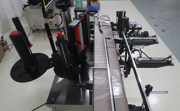 高速貼標(biāo)機,貼標(biāo)機,全自動貼標(biāo)機