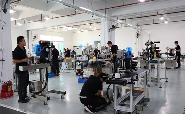 保護膜雙面貼標機,高速貼標機,貼標機生產(chǎn)廠家,高臻智能