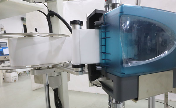 實(shí)時打印貼標(biāo)機(jī),打印貼標(biāo)機(jī),全自動不干膠貼標(biāo)機(jī)廠家